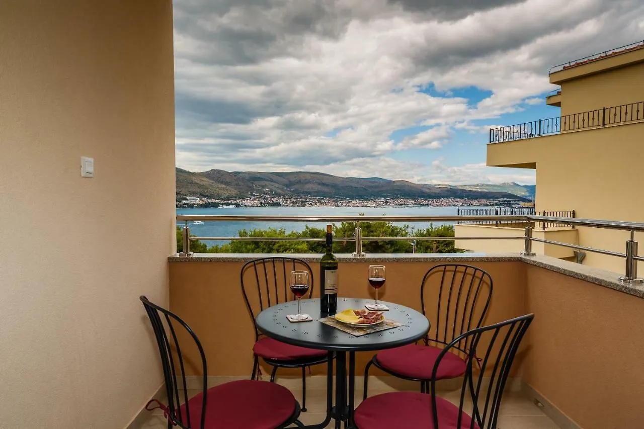 Apartments Mare Trogir